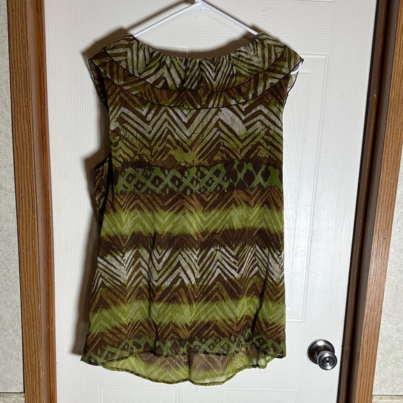 Zac & Rachel Green and Brown Patterned Blouse - Picture 4 of 4